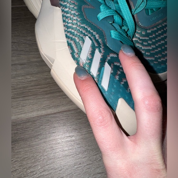 Adidas D.O.N. Issue 4 Grade Basketball Shoe - Picture 8 of 13